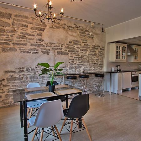Dream Stay - Old Town Church View Apartment With Sauna タリン エクステリア 写真
