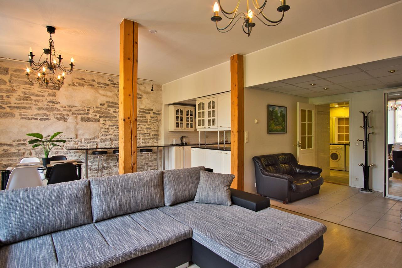 Dream Stay - Old Town Church View Apartment With Sauna タリン エクステリア 写真