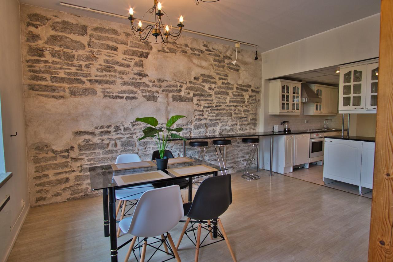 Dream Stay - Old Town Church View Apartment With Sauna タリン エクステリア 写真